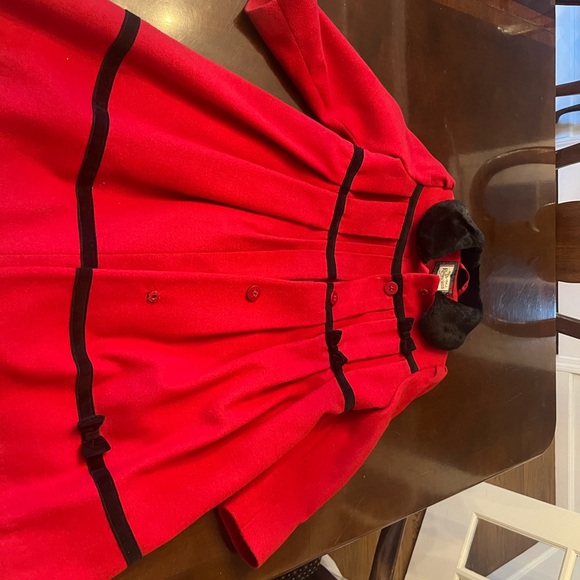 Girls holiday coat. In great condition. - Picture 3 of 3